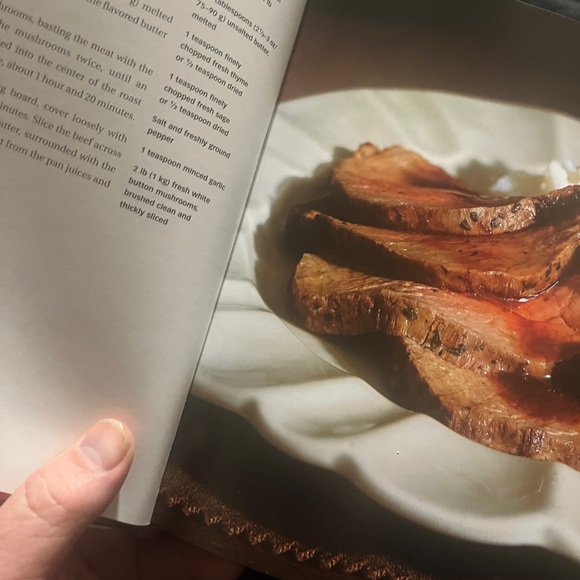 Williams- Sonoma Roasting Cookbook. - Picture 4 of 8